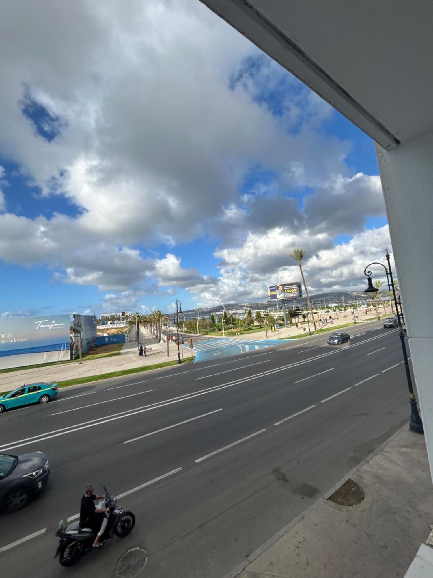 Splendide Studio Haut Standing En Face De La Marina Et A 200 M Du Port De Tanger - 1 Chambre Double Exteriör bild